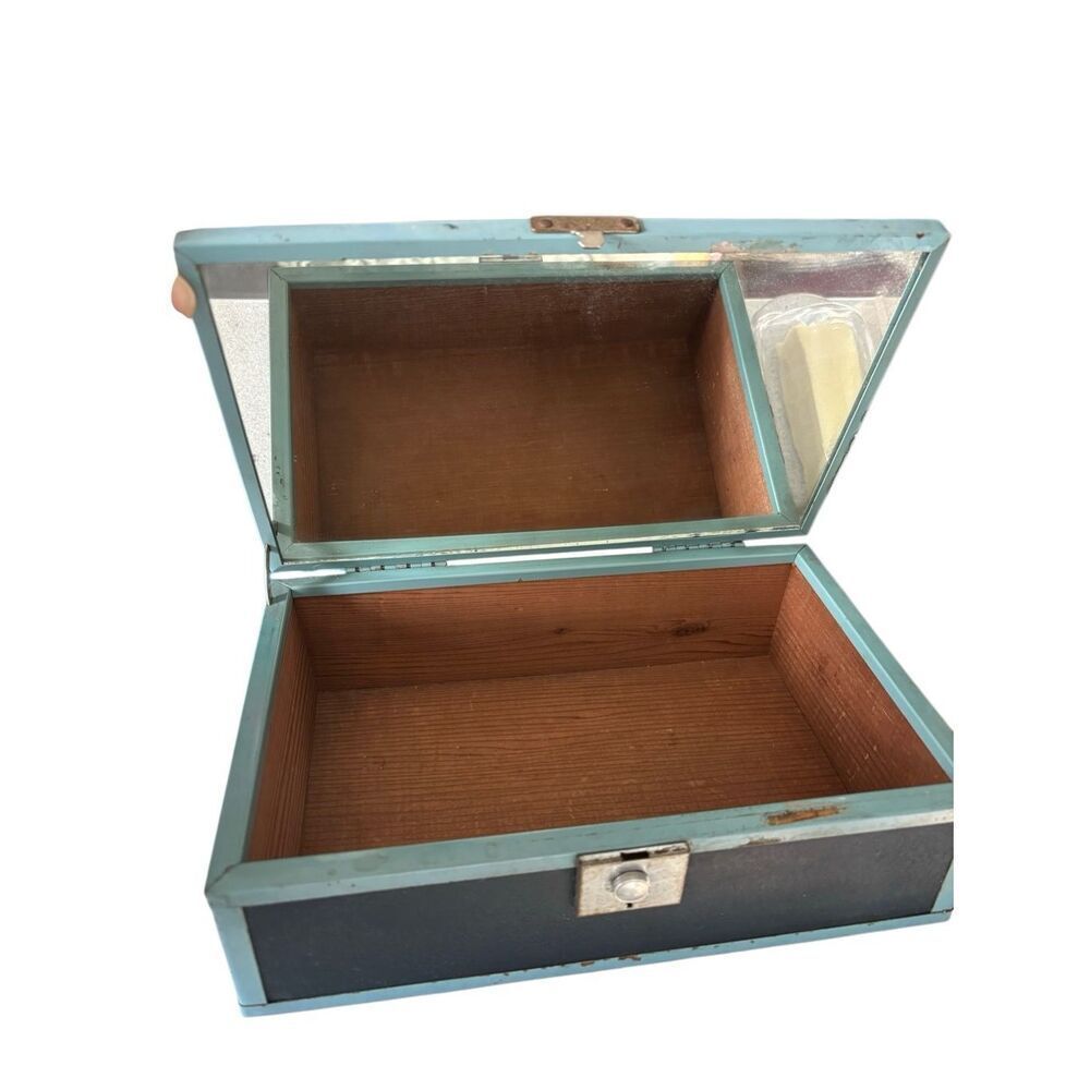 Vintage 1930’s Wooden Cigar Box - Picture 8 of 9